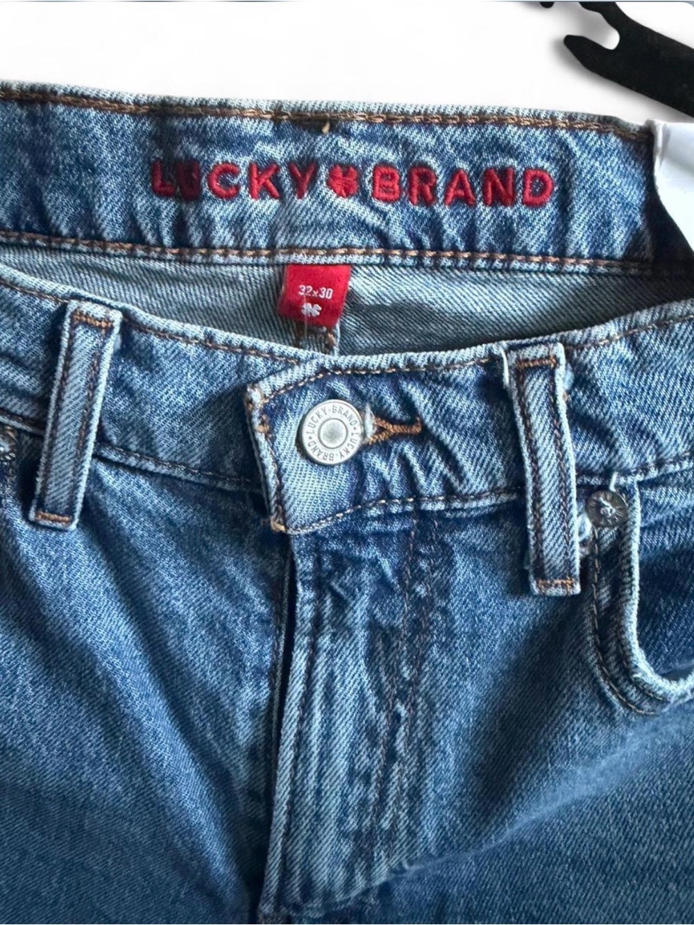 Lucky Brand Men's 410 Athletic Straight Jeans - Picture 4 of 5